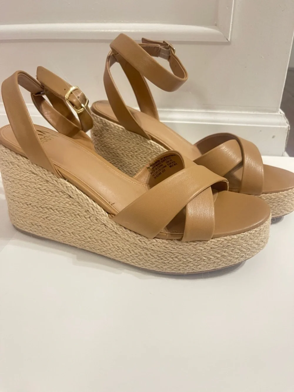Madden NYC Women’s Strappy Wedge Sandals, Size 9.5 Medium Width - Picture 5 of 6